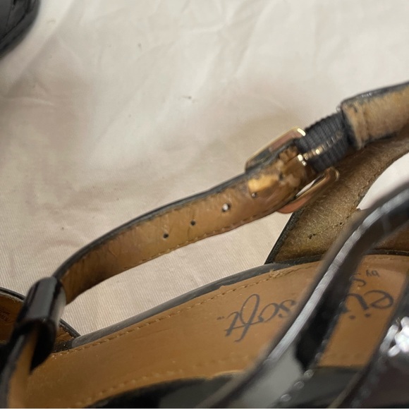 Unleash Vintage Glamour with ALDO's Formula 1-Inspired Heels - Picture 5 of 7